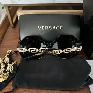 Versace | Accessories | Versace Black Luxury Sunglasses With  display picture 3